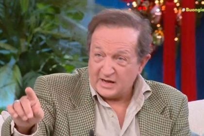 Σπύρος Μπιμπίλας: Ξεσπά για μισθούς και επιδόματα βουλευτών – «Ποιος παίρνει 900 ευρώ ενώ όλα γίνονται με mail;»