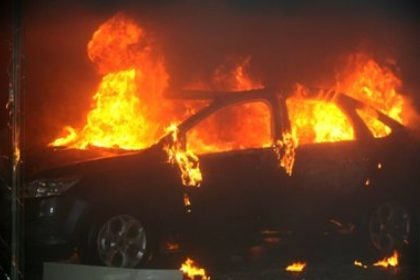 Πάτρα: Φούντωσε αυτοκίνητο προπονητή πυγμαχίας-Ήταν σταθμευμένο και καταστράφηκε ολοσχερώς