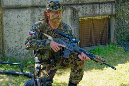 Ελβετία: Ο αρχηγός των Ενόπλων Δυνάμεων λέει ότι η χώρα του δεν μπορεί να υπερασπιστεί τον εαυτό της σε μια γενικευμένη επίθεση