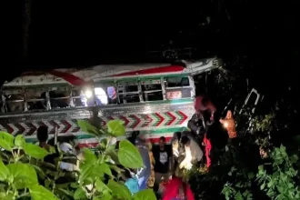 Γουατεμάλα: Δεκάδες νεκροί και τραυματίες από πτώση λεωφορείου σε φαράγγι