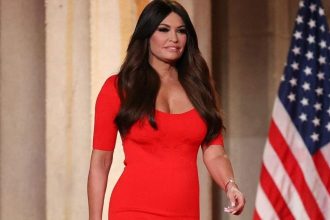 Η Γκιλφόιλ στην παρουσίαση του «Εσκομπάρ» της Ελλάδας