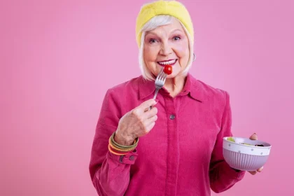 To φυσικό αντιοξειδωτικό που αποτρέπει το γκριζάρισμα των μαλλιών – Ποια λαχανικά το περιέχουν