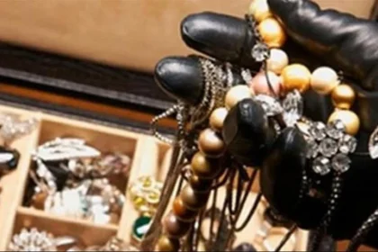 Εξιχνιάστηκε κλοπή κοσμημάτων από οικία στο Αγρίνιο