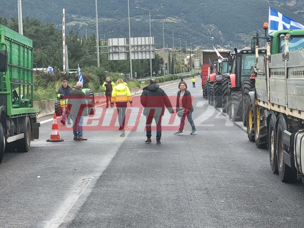 Πάτρα: Άνοιξε η κυκλοφορία στο μπλόκο της Περιμετρικής-Οι αγρότες παρέδωσαν δύο λωρίδες μετά από συμφωνία μα την Αστυνομία-Πώς θα γίνεται η κυκλοφορία-ΦΩΤΟ & ΒΙΝΤΕΟ