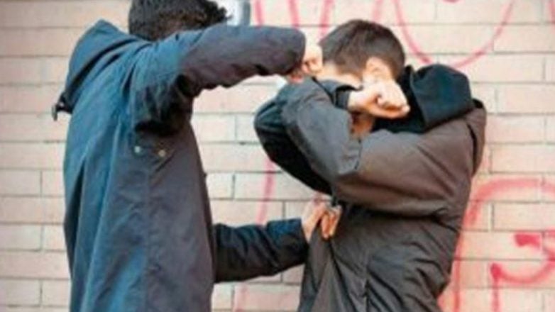 Άγριος ξυλοδαρμός 15χρονου από συνομήλικους