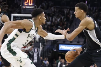 Ο Ντοκ Ρίβερς διαψεύδει τα σενάρια περί ανταλλαγής αλλά οι Σπερς ονειρεύονται τον Αντετοκούνμπο δίπλα στον Γουεμπανιάμα