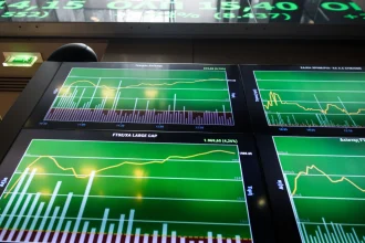 Μίνι αντίδραση στο Χρηματιστήριο Αθηνών - Σε κοντινή απόσταση τα φετινά ρεκόρ