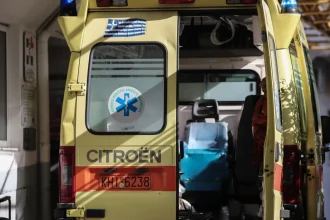 Κατέρρευσε και πέθανε 84χρονος στην Ευελπίδων που δικαζόταν για ενδοοικογενειακή βία