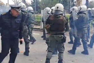 Επεισόδια μεταξύ αγροτών και ΜΑΤ στα «Πράσινα Φανάρια»