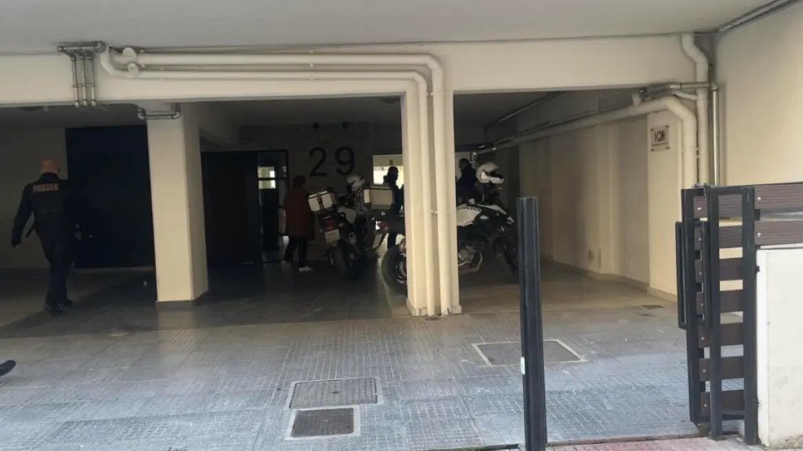 Τραγωδία: 54χρονος έπεσε από ταράτσα πολυκατοικίας και πέθανε