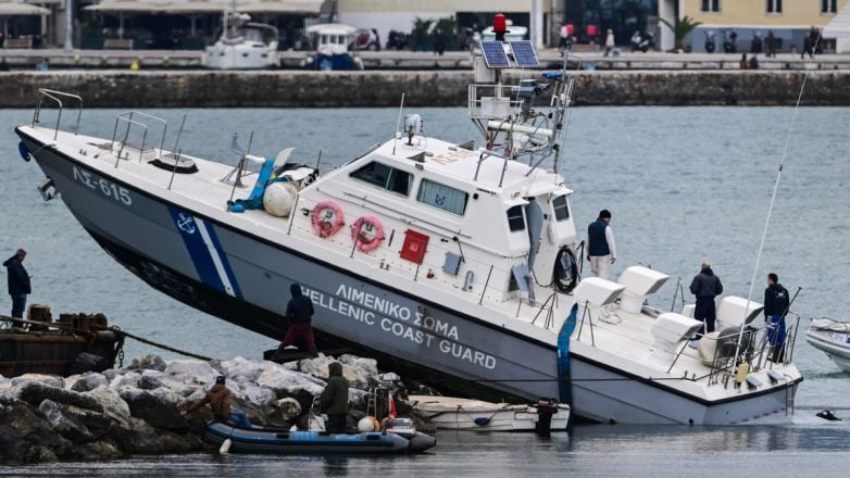 Λιμενικό: Δεν ήταν μεθυσμένο το πλήρωμα του σκάφους που έπεσε στα βράχια