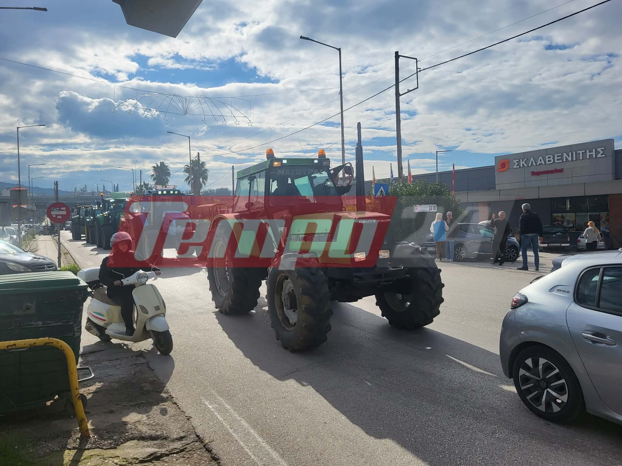 ΣΥΝΕΧΗΣ ΕΝΗΜΕΡΩΣΗ: Μπήκαν στην Πάτρα οι αγρότες με τρακτέρ - Έκλεισαν την Περιμετρική (ΒΙΝΤΕΟ)