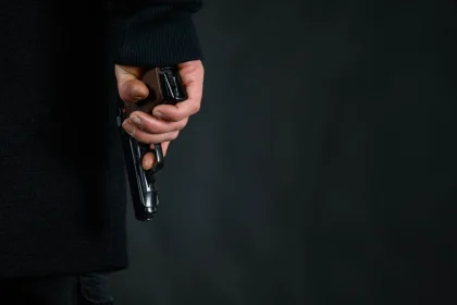 ΑΠΟΚΛΕΙΣΤΙΚΟ-Πάτρα: Άνδρες γνωστοί στη "νύχτα" έδωσαν ραντεβού για να λύσουν τις διαφορές τους-Στη θέα του όπλου ο ένας εμβόλισε μοτοσικλέτα-Συνελήφθησαν τρία άτομα