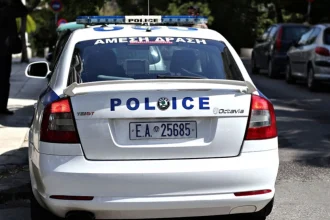 Μάνα και ανήλικος γιος παρίσταναν τους υπαλλήλους της ΔΕΗ κι έκλεβαν χρήματα και κοσμήματα