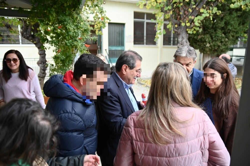 Βίβιαν Σαμούρη: Να Αγαπάμε, να Δίνουμε, να Στηρίζουμε και γι' αυτά ν' αγωνιζόμαστε.