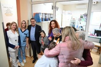 Βίβιαν Σαμούρη: Να Αγαπάμε, να Δίνουμε, να Στηρίζουμε και γι' αυτά ν' αγωνιζόμαστε
