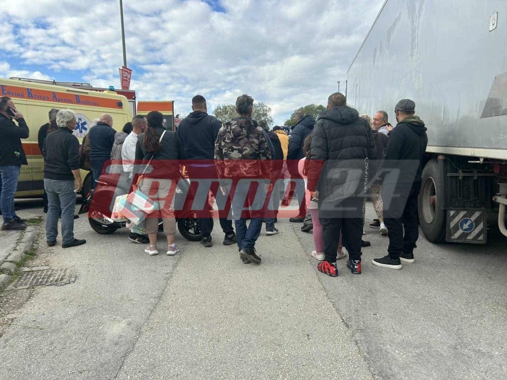 Τροχαίο στην Παραλία Πατρών - ΙΧ "καρφώθηκε" σε φορτηγό, τραυματίστηκε έγκυος (ΦΩΤΟ)