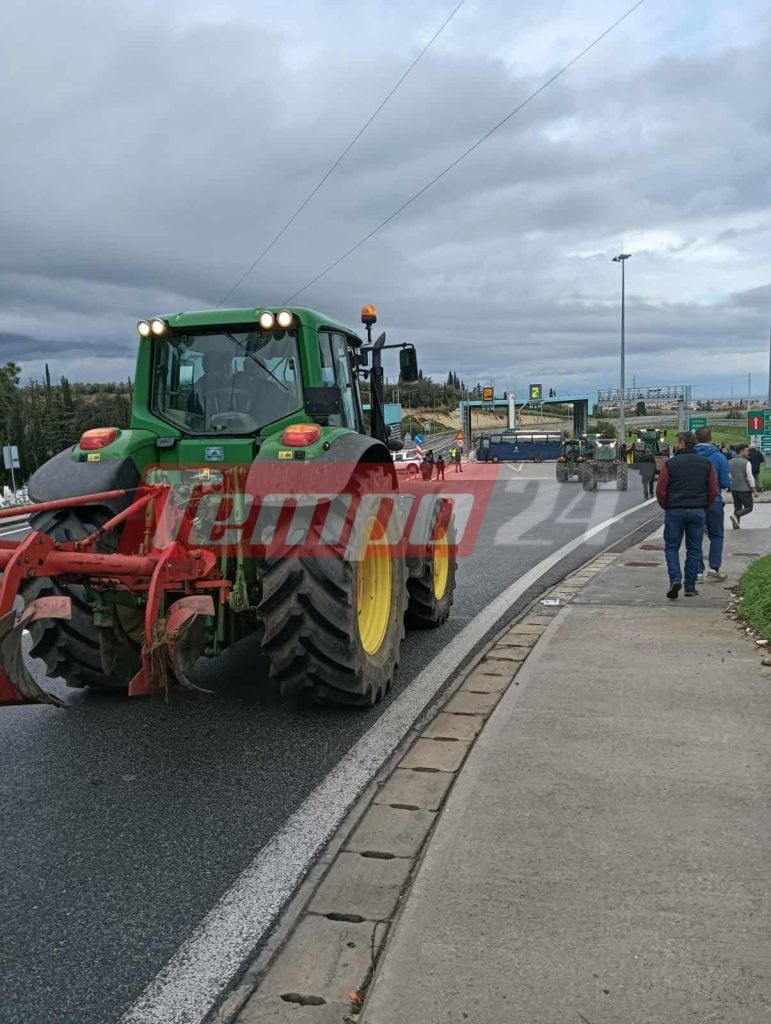 Οι αγρότες ενισχύουν το μπλόκο τους στο Κιάτο (ΦΩΤΟ-BINTEO)