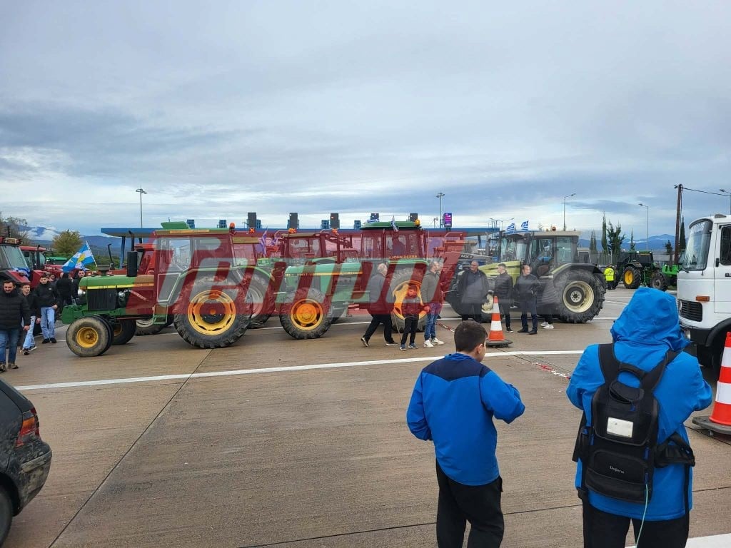 Κλιμακώνουν οι αγρότες: Μπλόκα στην Αιτωλοακαρνανία, έκλεισαν τα διόδια του Αγγελοκάστρου στην Αντιρρίου - Ιωαννίνων (ΦΩΤΟ & ΒΙΝΤΕΟ)