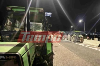 Πάτρα: Διπλός αποκλεισμός από τους αγρότες στην Ολυμπία Οδό (ΦΩΤΟ)