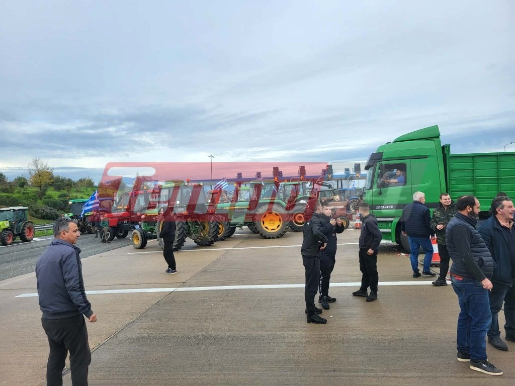 Κλιμακώνουν οι αγρότες: Μπλόκα στην Αιτωλοακαρνανία, έκλεισαν τα διόδια του Αγγελοκάστρου στην Αντιρρίου - Ιωαννίνων (ΦΩΤΟ & ΒΙΝΤΕΟ)