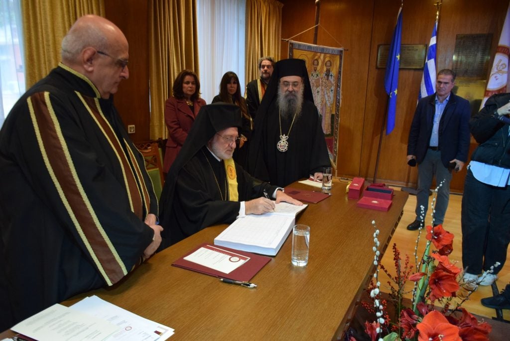 Αρχιεπίσκοπος Αμερικής Ελπιδοφόρος: Αναγορεύτηκε σε επίτιμο διδάκτορα του Πανεπιστημίου Πατρών (ΦΩΤΟ)