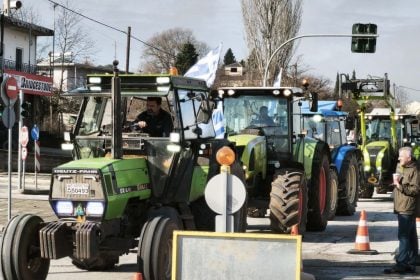 Κλιμακώνονται οι αγροτικές κινητοποιήσεις με αποκλεισμούς δρόμων στην Ήπειρο