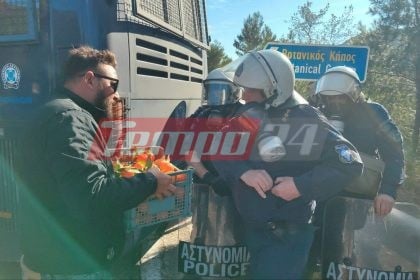 Ένταση στη Γέφυρα Ρίου Αντιρρίου - Οι Αστυνομία μπλόκαρε τους αγρότες, πέρασαν πεζοί (ΦΩΤΟ)