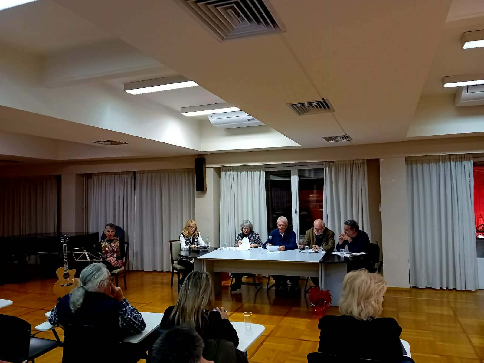 Παρουσιάστηκε στην Αθήνα η ποιητική συλλογή «Αφοδράριστη γραφή» της Πηνελόπης Αλιβιζάτου