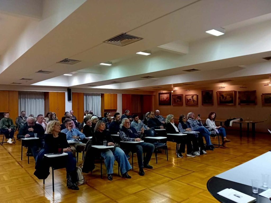 Παρουσιάστηκε στην Αθήνα η ποιητική συλλογή «Αφοδράριστη γραφή» της Πηνελόπης Αλιβιζάτου