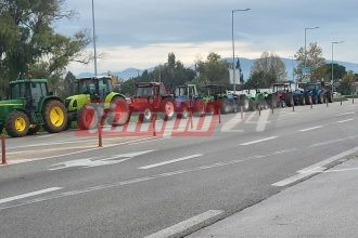 Κάτω Αχαΐα: Παραταγμένα τα τρακτέρ στον δρόμο - Ενισχύεται το μπλόκο (ΦΩΤΟ & BINTEO)