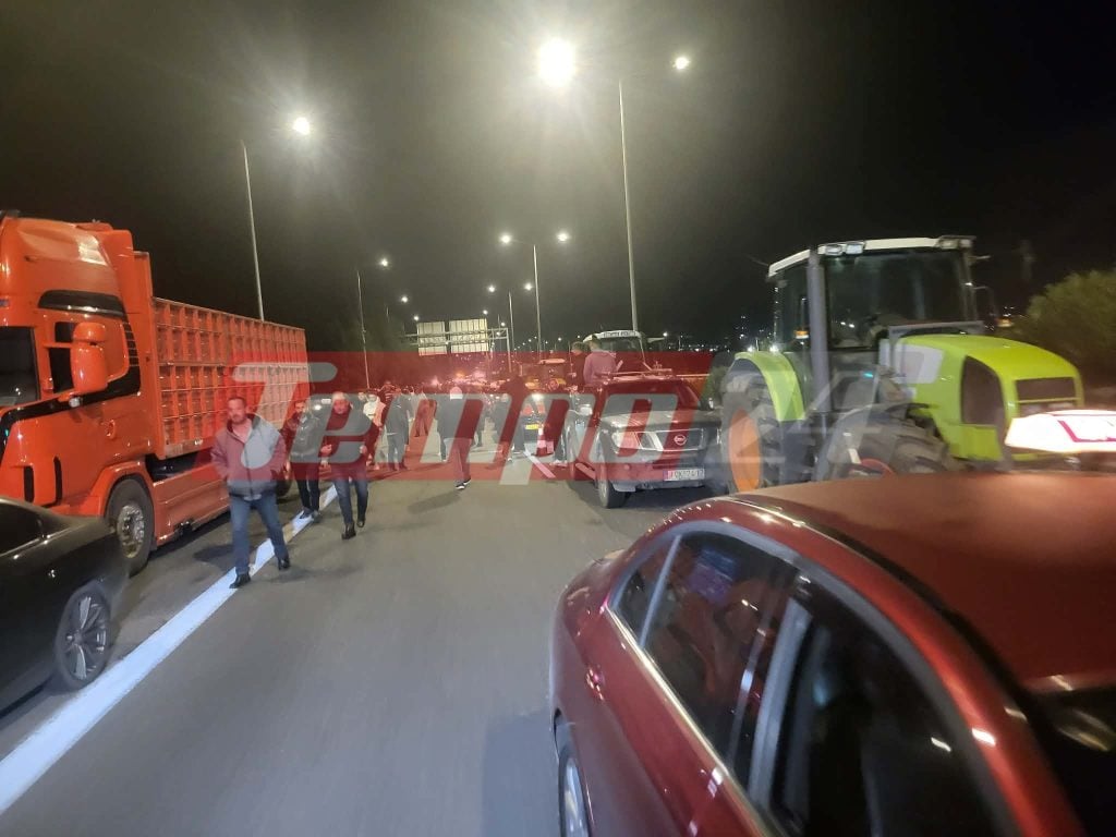 Πάτρα: Αυτοκινητοπομπή ταξί στους αγρότες για συμπαράσταση - Διαμαρτυρία και στα Καλάβρυτα (ΦΩΤΟ - ΒΙΝΤΕΟ)