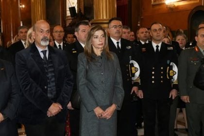 Β. Σαμούρη: "Χρόνια πολλά στους ναυτικούς μας"