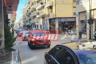 Πάτρα: Αυτοκινητοπομπή των ταξί στο αγροτικό μπλόκο της Περιμετρικής για συμπαράσταση