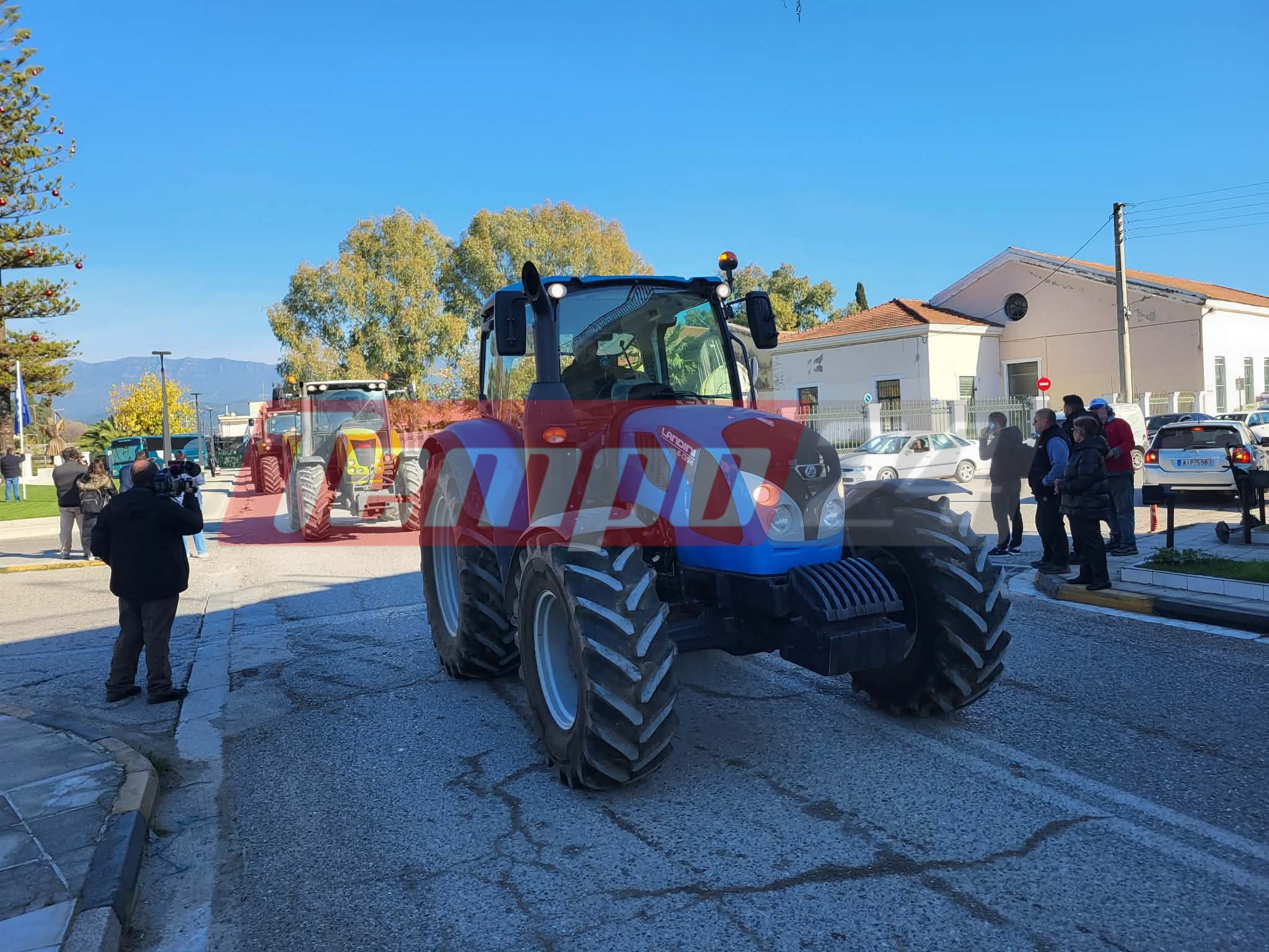 Αγρότες: Διαδηλώνουν με τρακτέρ στο Μεσολόγγι (ΦΩΤΟ & ΒΙΝΤΕΟ)