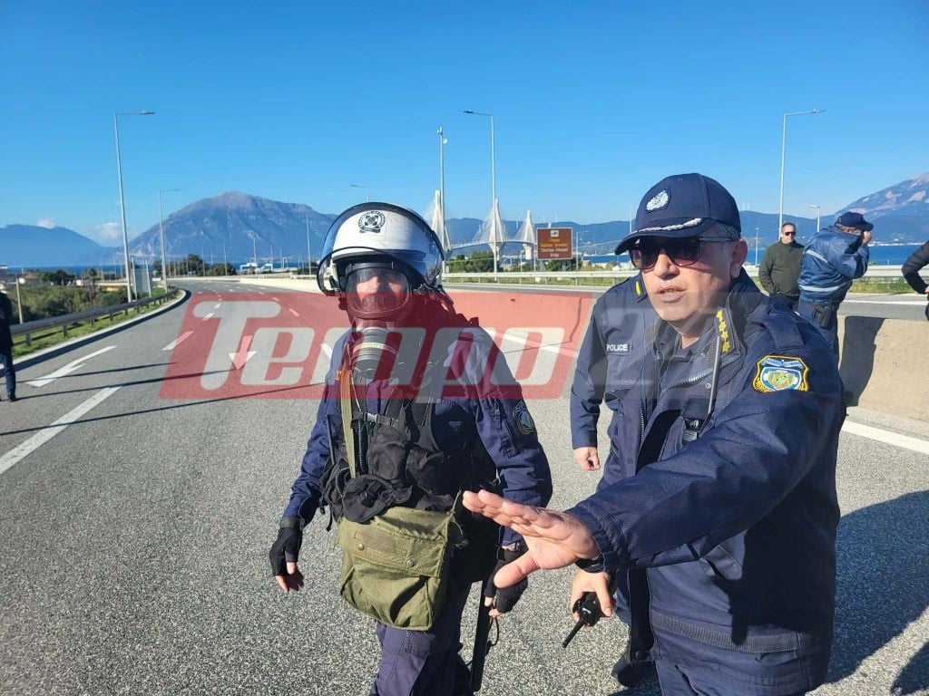 Επεισόδια στη Γέφυρα Ρίου Αντιρρίου - H Αστυνομία μπλόκαρε τα τρακτέρ, πέρασαν πεζοί οι αγρότες - Ένταση και χρήση κρότου-λάμψης (ΦΩΤΟ) ΣΥΝΕΧΗΣ ΕΝΗΜΕΡΩΣΗ