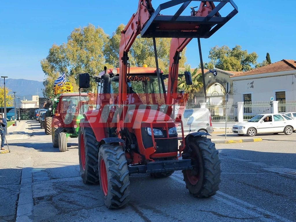 Αγρότες: Διαδηλώνουν με τρακτέρ στο Μεσολόγγι (ΦΩΤΟ & ΒΙΝΤΕΟ)
