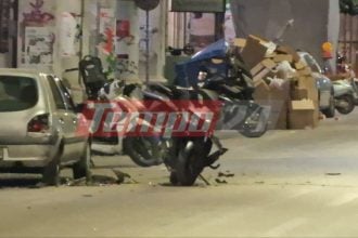 Πάτρα: Νεαρός μοτοσυκλετιστής "καρφώθηκε" πάνω σε δύο σταθμευμένα ΙΧ