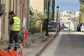 Πάτρα: Το απόλυτο μπάχαλο - Έβαλαν τους κυβόλιθους και τώρα ξανασκάβουν την Άνω Πόλη