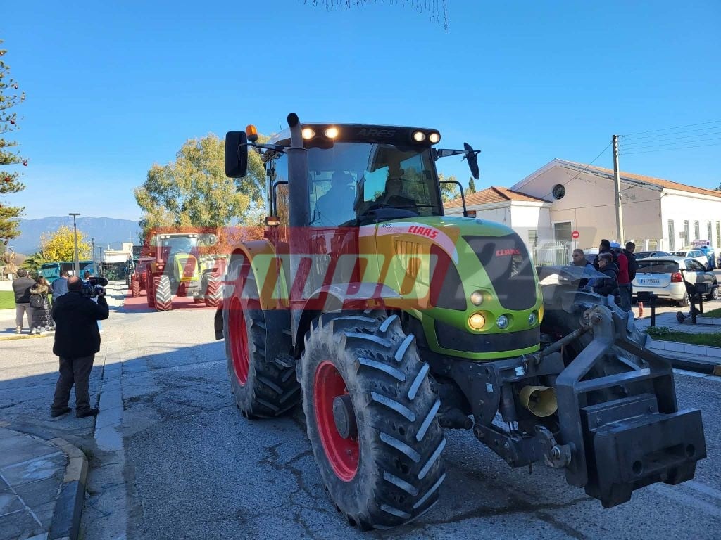 Αγρότες: Διαδηλώνουν με τρακτέρ στο Μεσολόγγι (ΦΩΤΟ & ΒΙΝΤΕΟ)