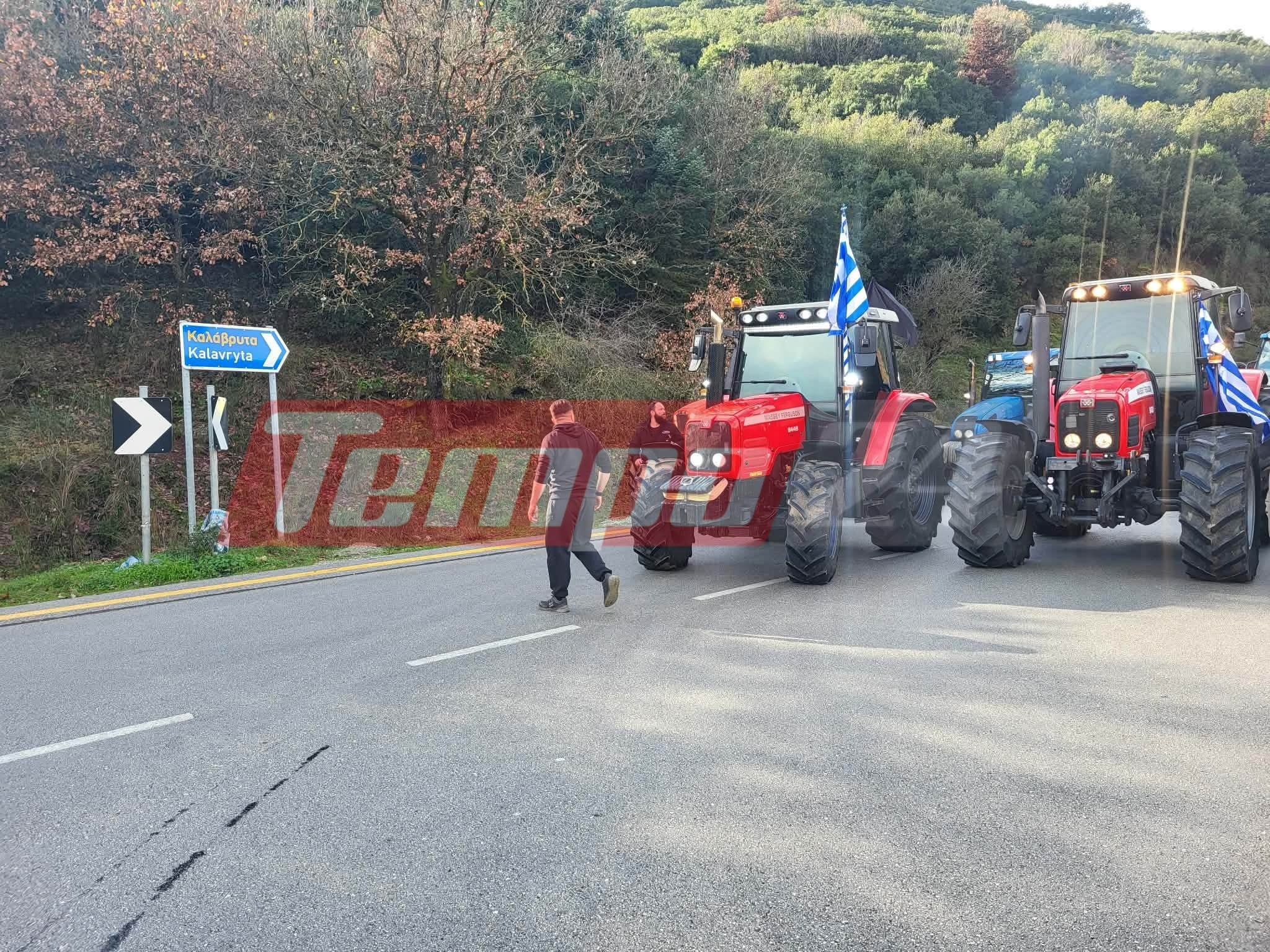 Αγροτικές κινητοποιήσεις: Κλειστός ο δρόμος Πούντας - Καλαβρύτων (ΦΩΤΟ - ΒΙΝΤΕΟ)