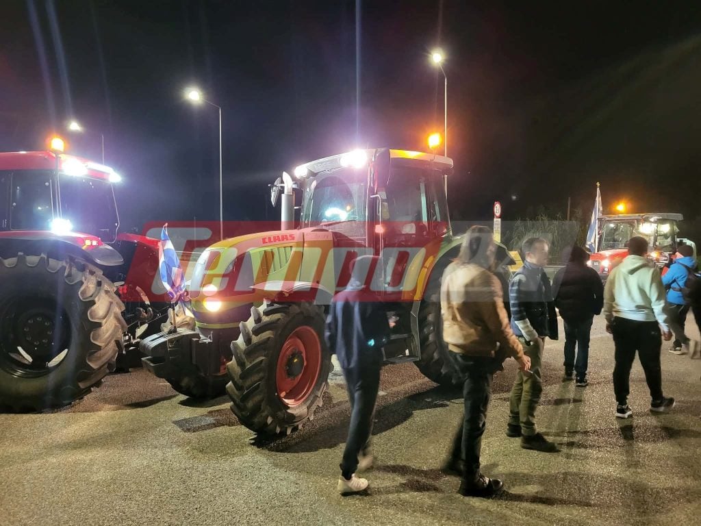 Οι αγρότες "έκοψαν" στα δύο την Αιτωλοακαρνανία - Απέκλεισαν την εθνική οδό στο Χαλίκι για μία ώρα, μπλόκο και στην Ολυμπία Οδό στον Πύργο (ΦΩΤΟ - ΒΙΝΤΕΟ)