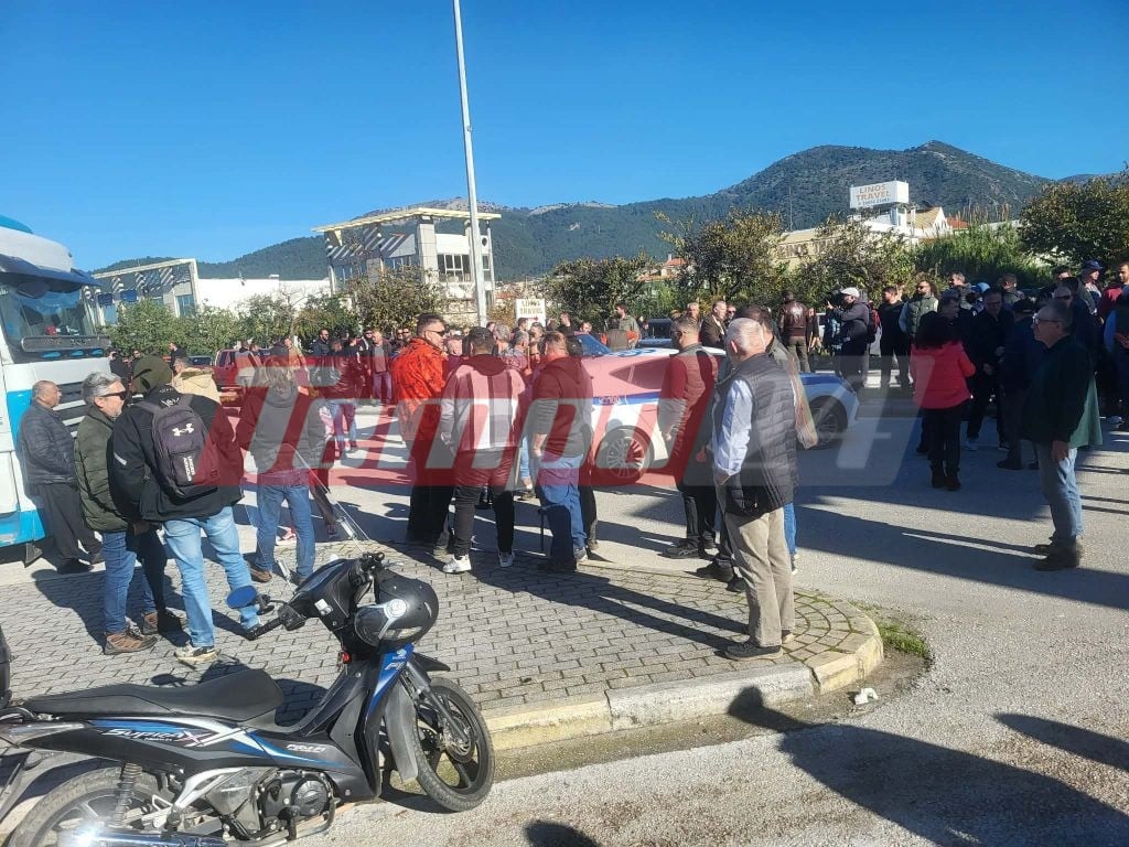 Αγρότες: Απόβαση στο λιμάνι της Ηγουμενίτσας (ΦΩΤΟ)
