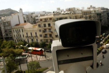 Οι κάμερες έχουν γράψει ήδη πάνω από 10.000 παραβιάσεις του κόκκινου