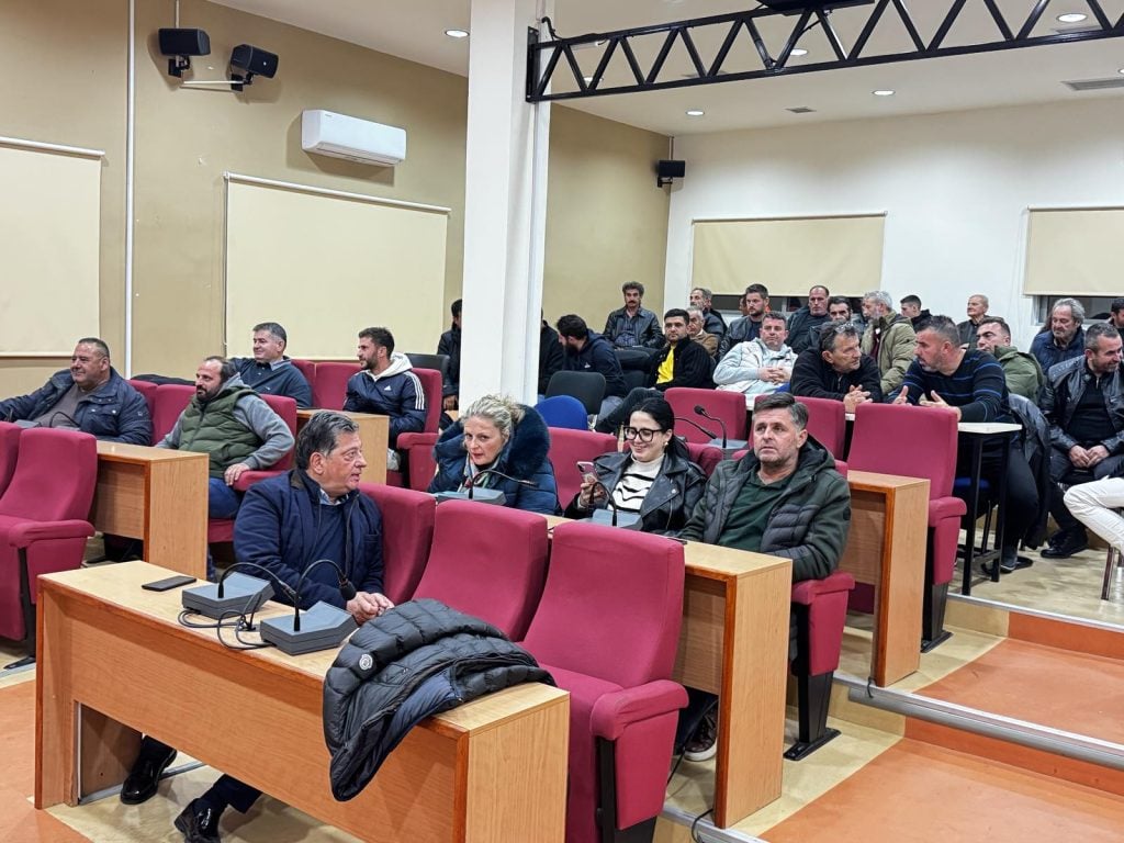 Δημήτρης Παλούμπης: Κοντά στους αγρότες της Αχαΐας