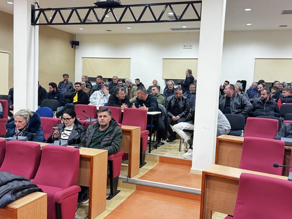 Δημήτρης Παλούμπης: Κοντά στους αγρότες της Αχαΐας