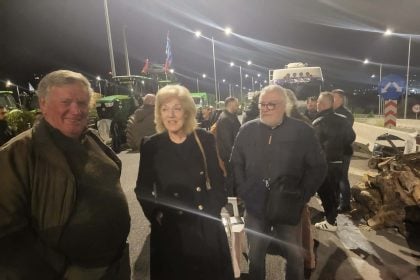 Η Σία Αναγνωστοπούλου στο αγροτικό μπλόκο της Περιμετρικής