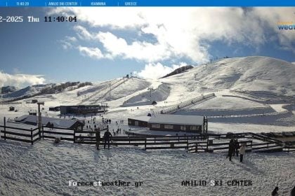 Ντύθηκαν στα λευκά τα χιονοδρομικά κέντρα και τα ορεινά χωριά της χώρας