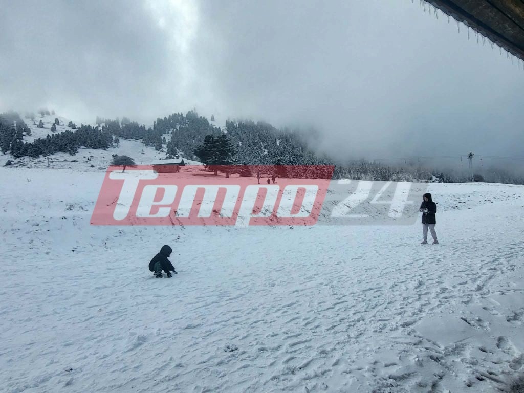 Πόλος έλξης το χιονοδρομικό στα Καλάβρυτα - Γεμίζουν τα ορεινά της Αχαΐας για την Πρωτοχρονιά (ΦΩΤΟ)