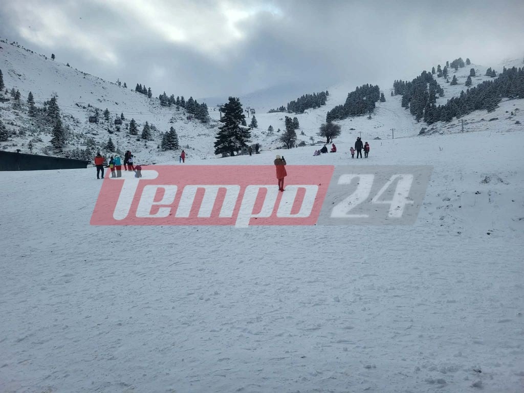 Πόλος έλξης το χιονοδρομικό στα Καλάβρυτα - Γεμίζουν τα ορεινά της Αχαΐας για την Πρωτοχρονιά (ΦΩΤΟ)